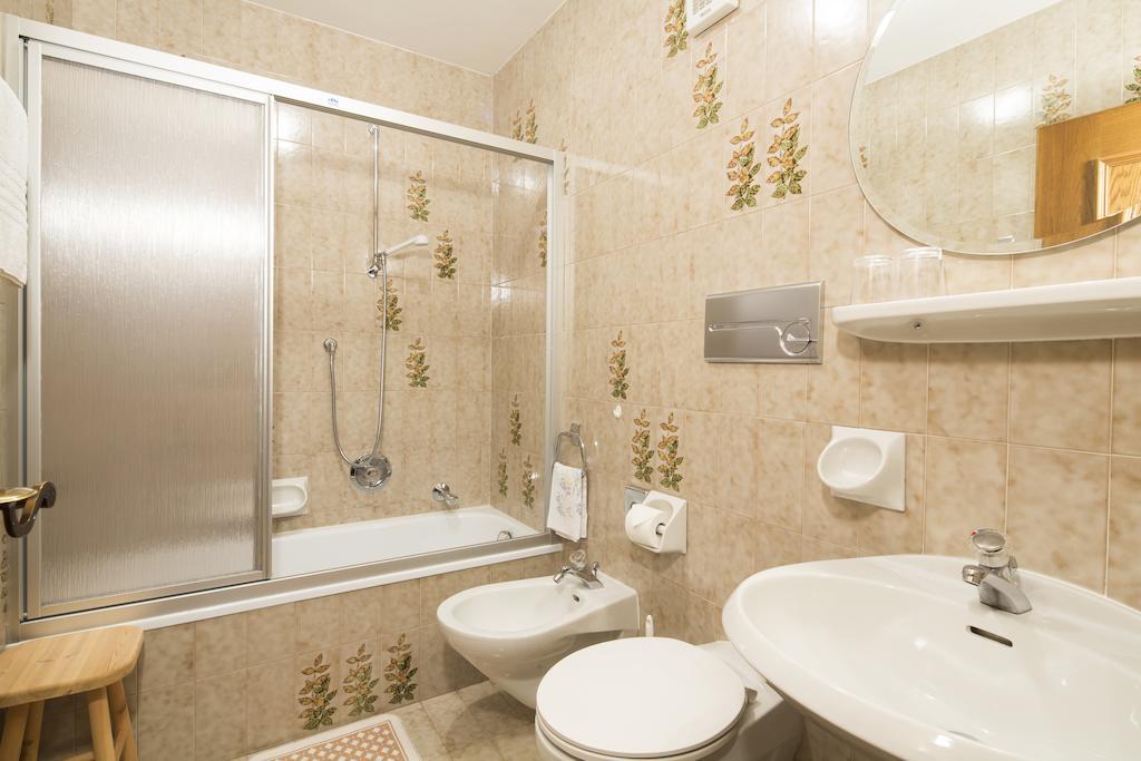 Ciasa Iris Hotel Colfosco Cameră foto