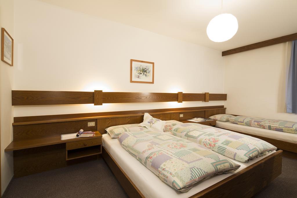 Ciasa Iris Hotel Colfosco Cameră foto