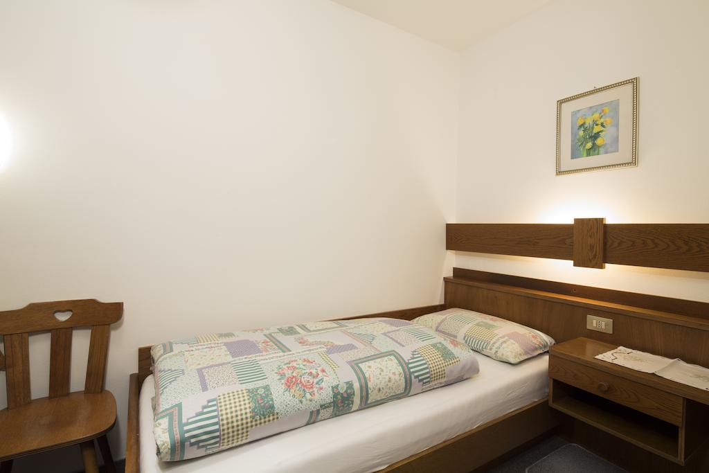 Ciasa Iris Hotel Colfosco Cameră foto
